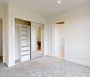 Space, Style and the Yarraville Lifestyle - Photo 3