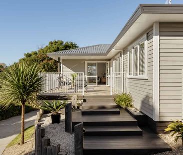 Recently Renovated 4-Bedroom Family Home - Photo 5