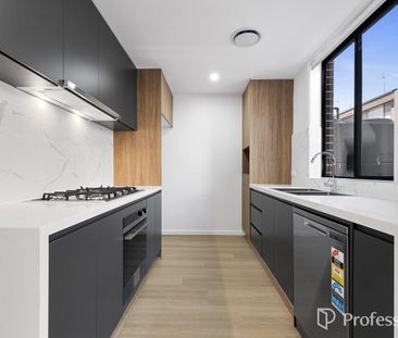 Modern Family Home - Photo 4