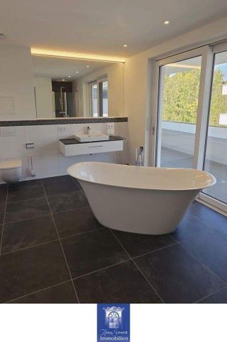 Dachtraum - Ruhig und grün! Große Terrasse, modernes Bad mit freistehender Wanne! - Photo 4