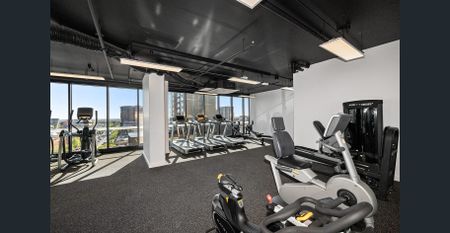 Brand New Furnished One Bedroom Apartment in Victoria Tower - Photo 5