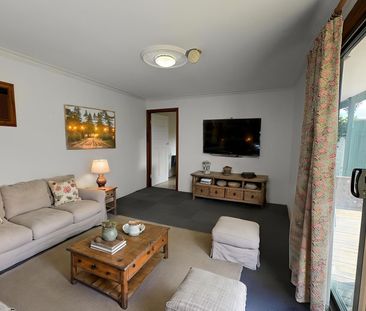 Spacious 1 bedroom Granny Flat - Photo 1