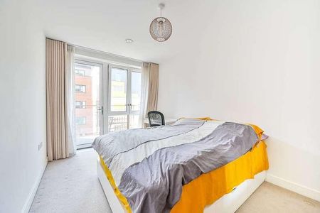 Leighfield Court, Acton, W3 - Photo 3