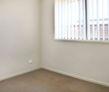 Modern & Low Maintenance Unit - Photo 2