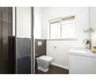 Low-Maintenance Living in a Prime Lifestyle Pocket - Photo 6