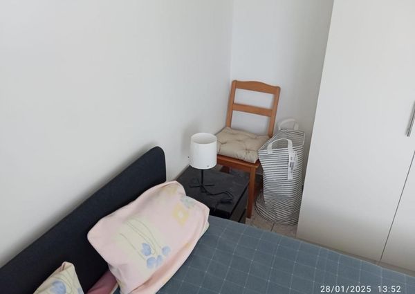 Quarto individual para mulher rapariga VFXira