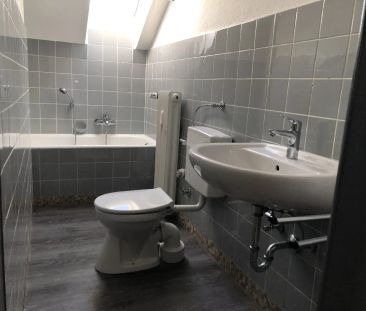 Schöne geräumige 2-Zimmer im Dachgeschoss einer Jugendstilvilla - Photo 4