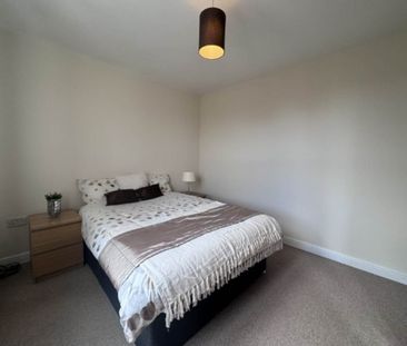 Hough Lane (room 1) , Bramley, Leeds - Photo 3