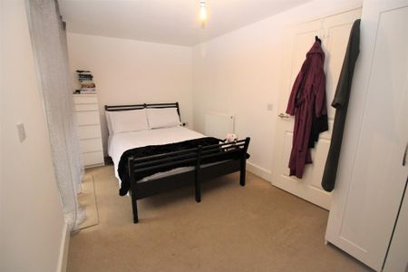1 bedroom ground floor flat to rent - Photo 2