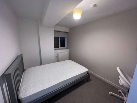 Church Road Flat 2: Room 1 - Photo 4