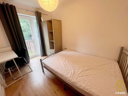 5 bedroom detached house to rent - Photo 2