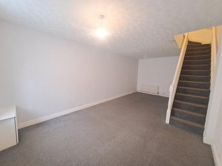 2 bedroom terraced house to rent - Photo 3
