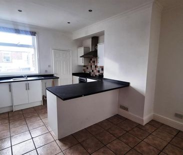 2 bedroom end of terrace house to rent - Photo 6