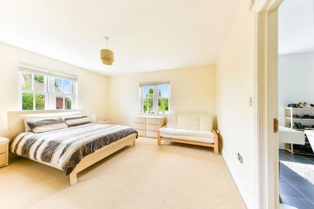 6 bedroom detached house to rent - Photo 4