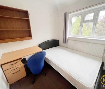 5 bedroom detached house to rent - Photo 3