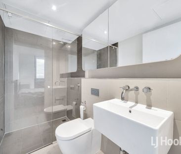 Exquisite Urban Living at Swanston Square - 2-Bedroom Apartment for... - Photo 2