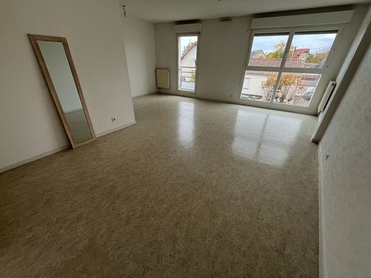 APPARTEMENT T 3 - Avenue du 8 Mai à Poitiers - Photo 1