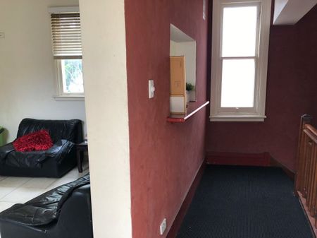 Darlington - Photo 2