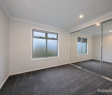 NEAT & TIDY IN PRIME LOCATION - Photo 3