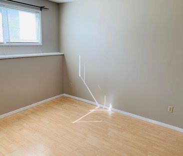 2 Bed Townhouse In Bowness | In Suite Laundry | Parking Included | ... - Photo 1