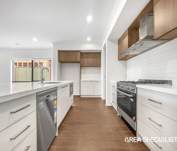 Modern Family Living with Spacious Backyard & Alfresco in Officer! - Photo 3