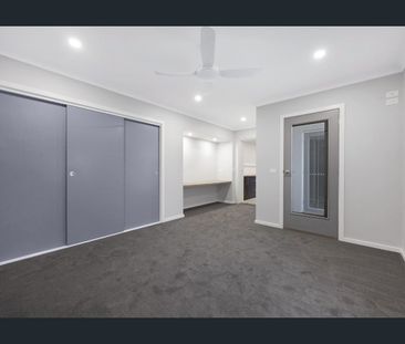 Central Renovated 2 Bedroom Home - Photo 1