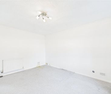 3 bedroom detached house to rent - Photo 2