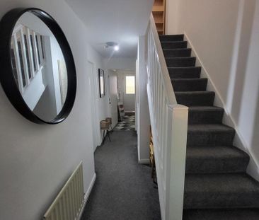 4 bedroom townhouse to rent - Photo 2