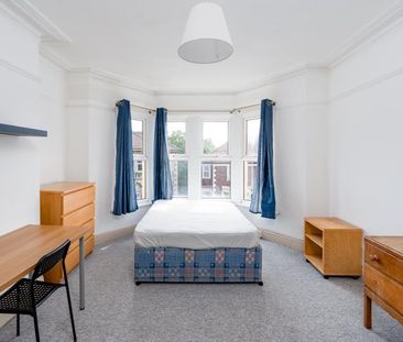 6 bedroom semi-detached house to rent - Photo 5