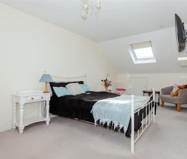 4 bedroom terraced house to rent - Photo 6