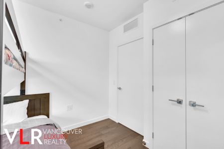 Condo in Vancouver East Side, BC - Photo 5