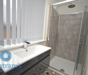 2 bed Flat for Rent - Photo 1