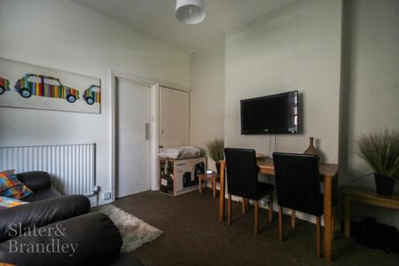 1 bedroom house of multiple occupation to rent - Photo 2