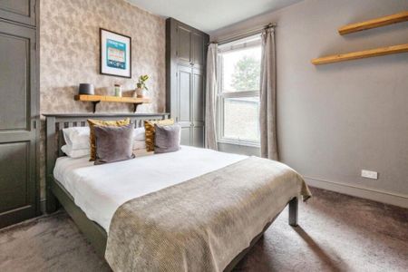 3 bedroom apartment to rent - Photo 2