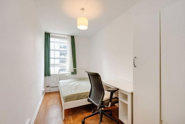 4 bedroom flat to rent - Photo 1