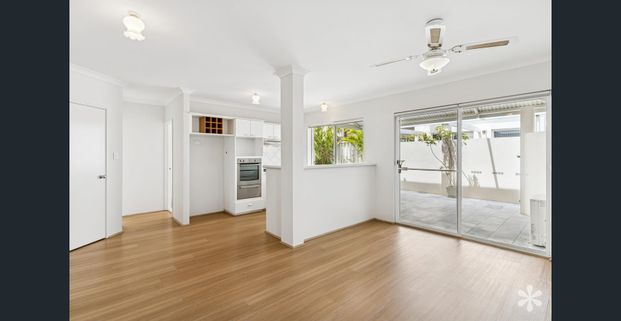 Stylish Townhouse with Entertaining Courtyard - Photo 1