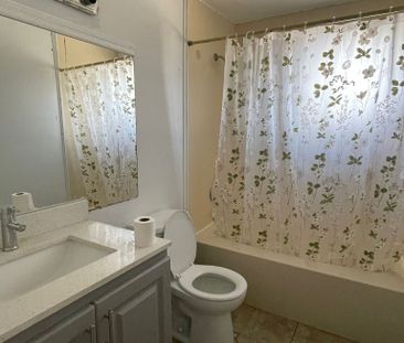 For Lease - 24 Sylvia Street Unit# Front Unit, Barrie, Ontario - Photo 3