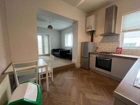 Woodland Terrace, Flat 3, Plymouth - Photo 4