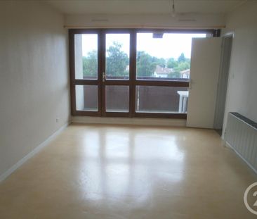 Location Appartement 1 pièce 31m² ST PIERRE DU MONT 40280 - Photo 1