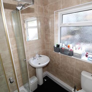 Room For Rent King Street, Pontypridd - Photo 2