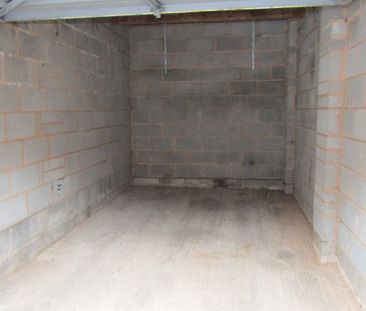 3 bed Semi-Detached - To Let - Photo 6
