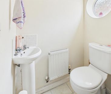 2 bedroom semi-detached house to rent - Photo 6