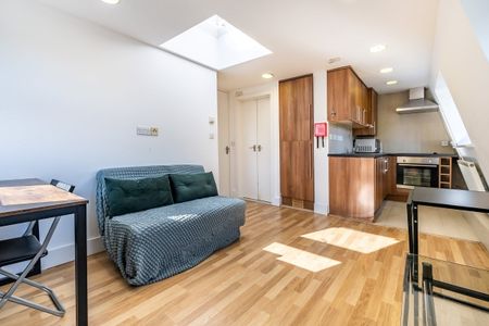 1 bedroom flat to rent - Photo 2