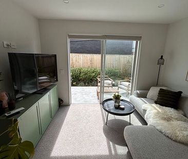 Sunny & Private Furnished 2BR Townhouse - Spreydon - Photo 4