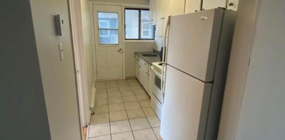 3.5 près de station métro Honoré-Beaugrand - Photo 2