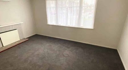 Modern, three bedroom house on Inverness - Photo 2