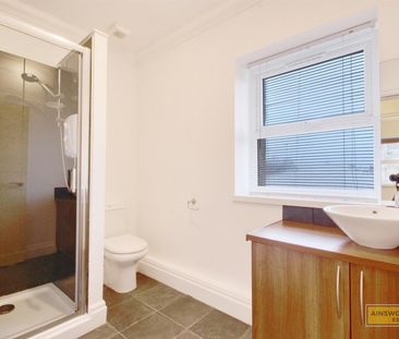 Beautiful Flat, Charles Street, Nr Town Center, Darwen - Photo 6