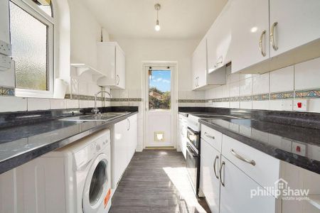 3 bedroom semi-detached house to rent - Photo 3