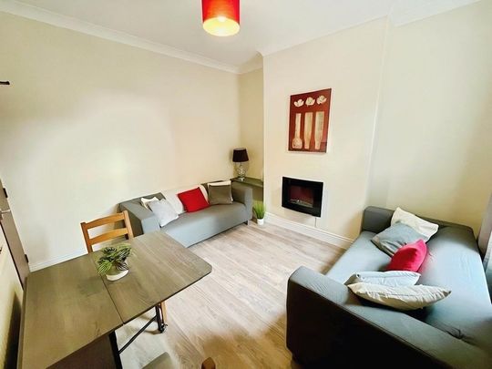 4 bedroom townhouse to rent - Photo 1