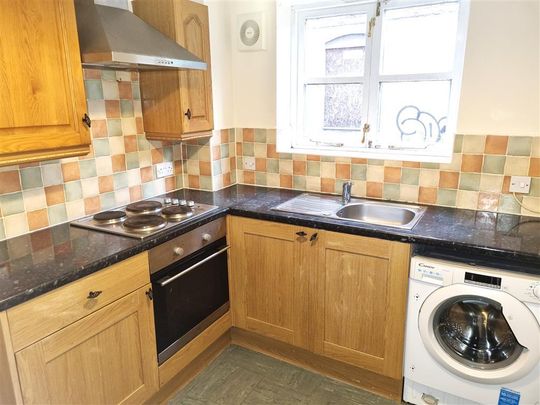 1 bedroom ground floor flat to rent - Photo 1